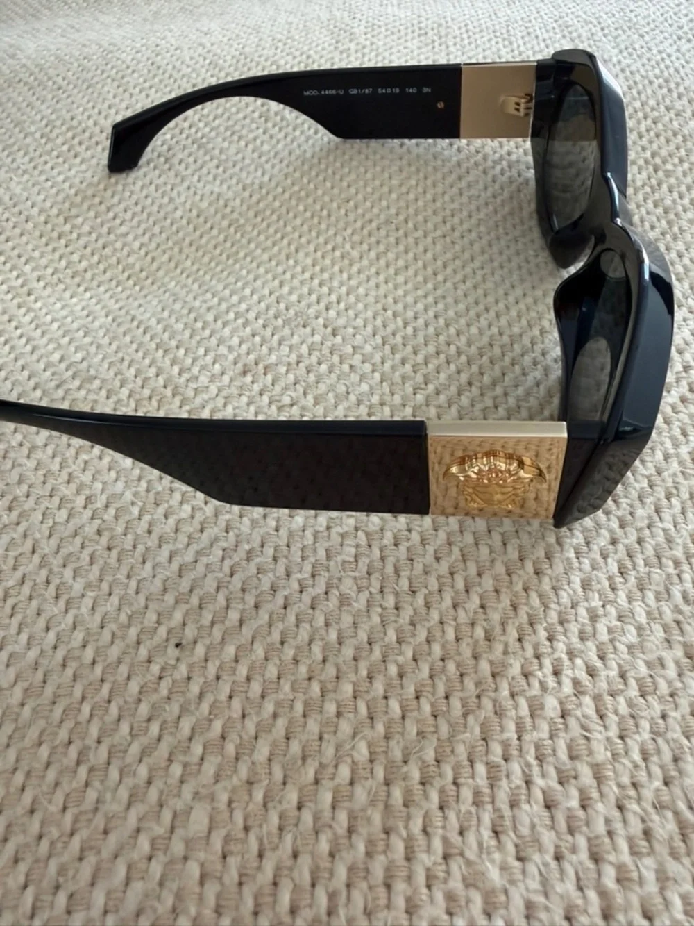 Versace MOD 4466-U Black Gold Medusa Head Frame Sunglasses 54-19 140 With Box